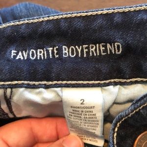 American Eagle Outfitters Jeans - NWOT American Eagle favorite boyfriend jeans 2S American Eagle Outfitters Jeans - NWOT American Eagle favorite boyfriend jeans 2S